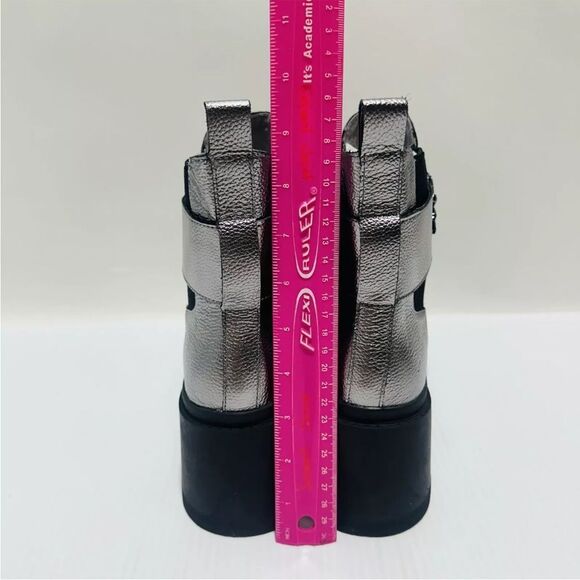 EUC Karl Lagerfeld Paris Boots(size 9.5) - Picture 9 of 16